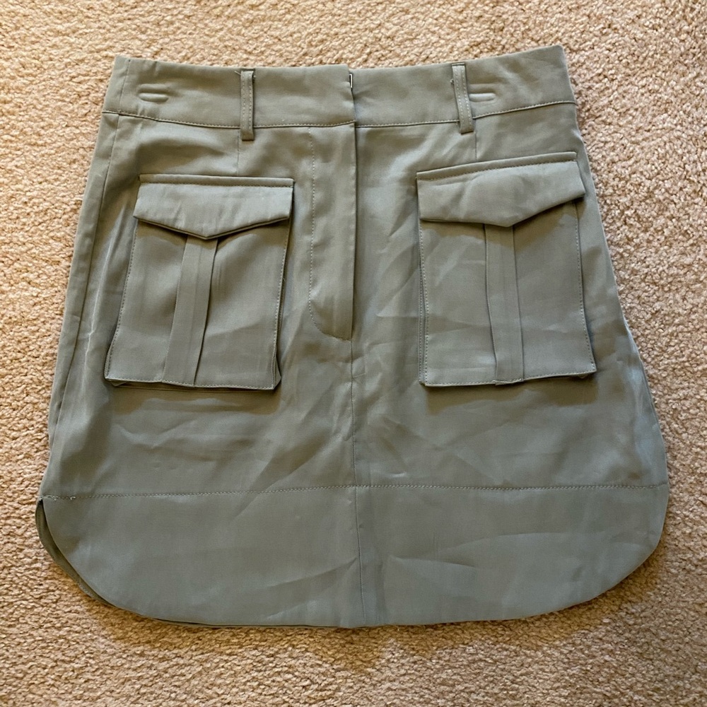 Stylish green Skirt with Pockets